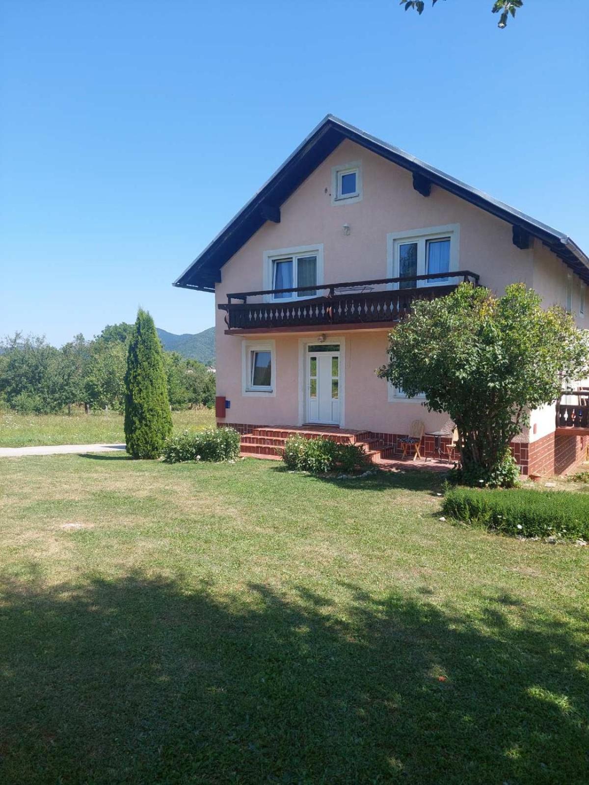 Jelena Hotel Korenica Exterior photo