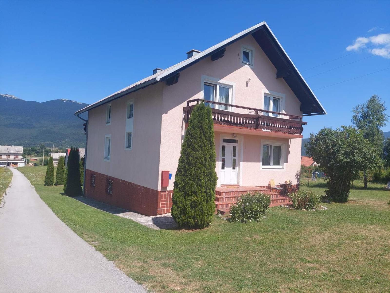 Jelena Hotel Korenica Exterior photo