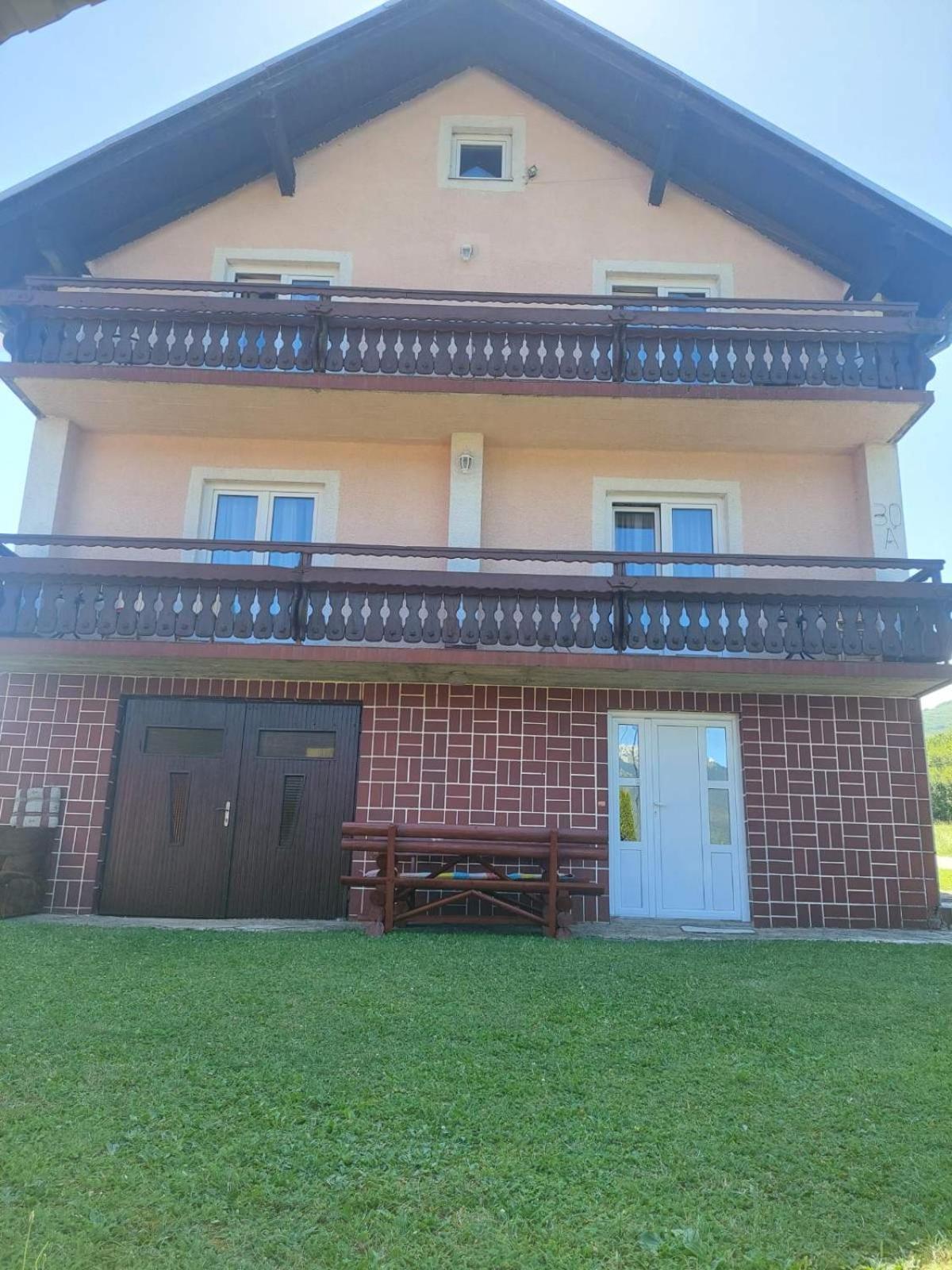 Jelena Hotel Korenica Exterior photo